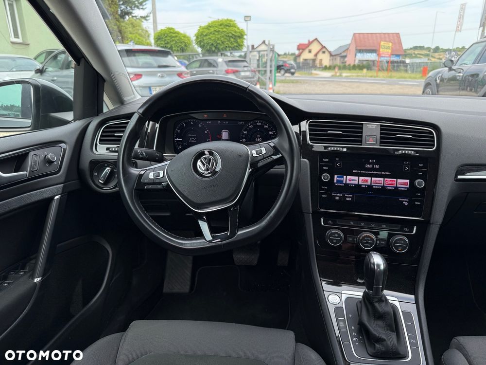 Volkswagen Golf - 10