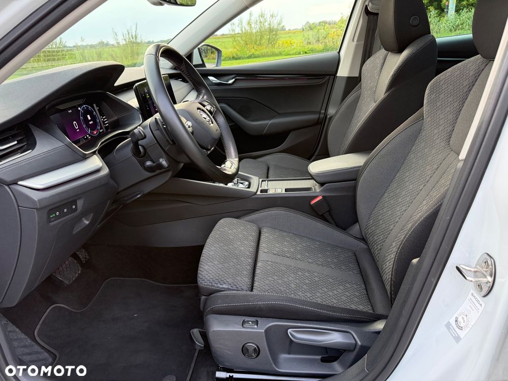 Skoda Octavia 2.0 TDI SCR Clever DSG - 22