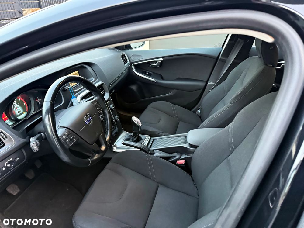 Volvo V40 D2 You - 28