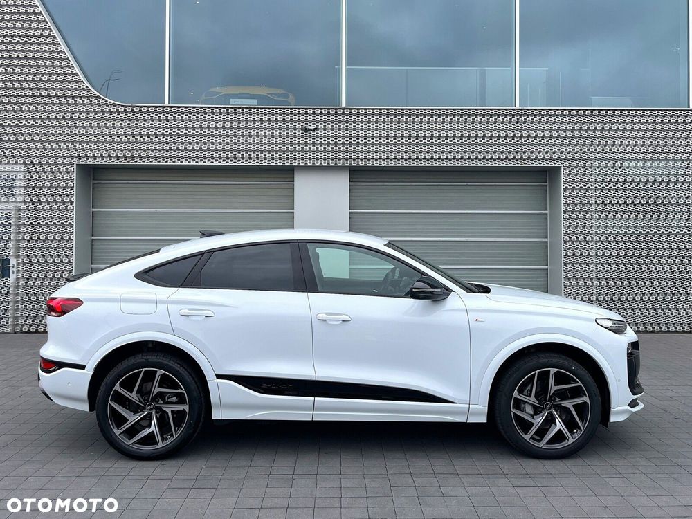 Audi Q6 e-tron - 13
