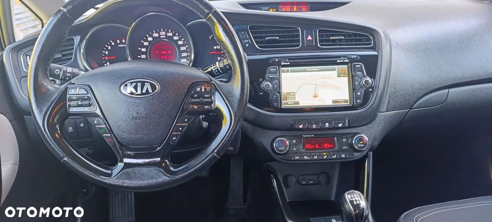 Kia Ceed - 5