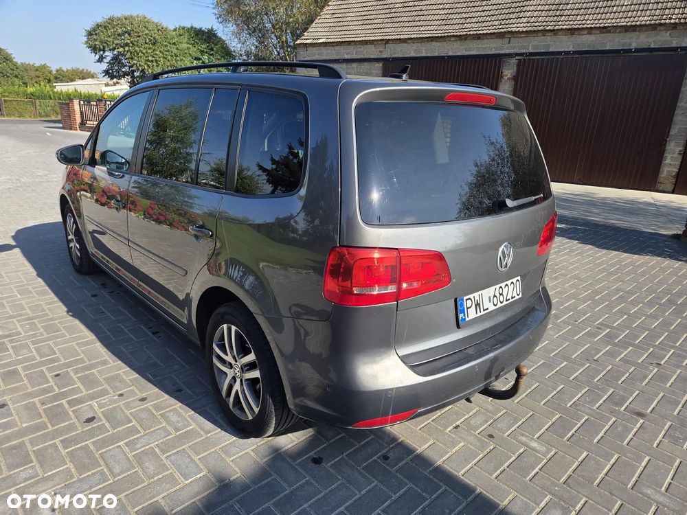 Volkswagen Touran - 4