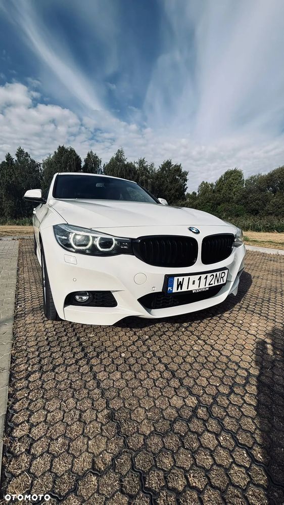 BMW Seria 3 330i xDrive - 1