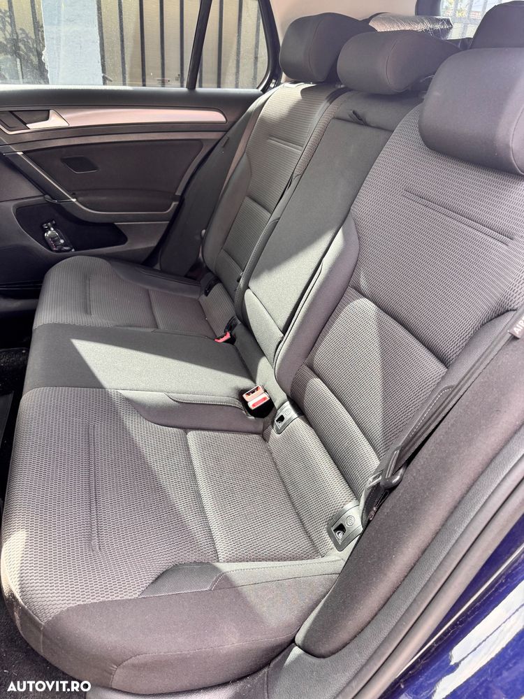 Volkswagen Golf 1.6 TDI Comfortline - 10
