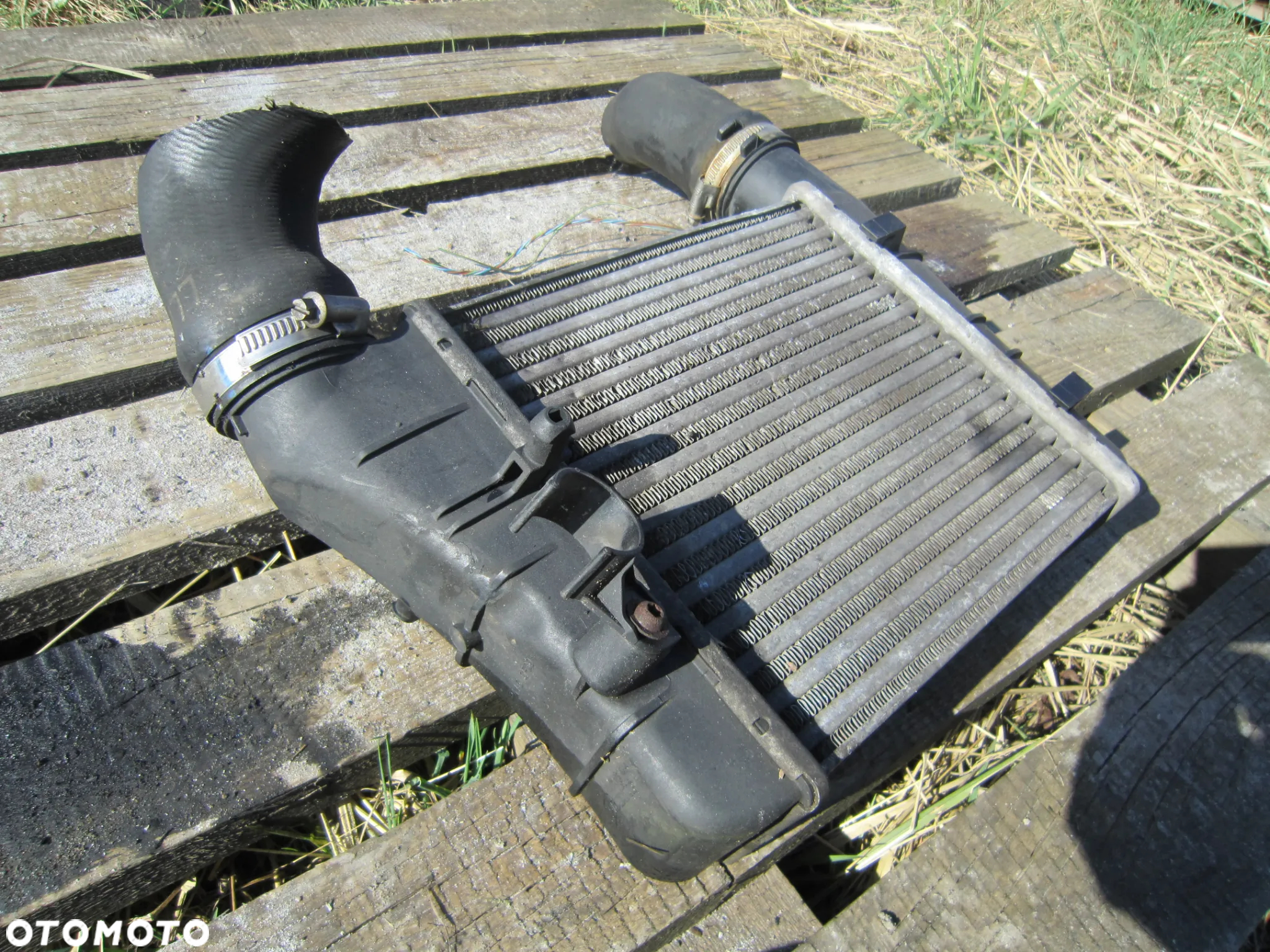 Intercooler chłodnica powietrza Audi 8E0145805AA - 4