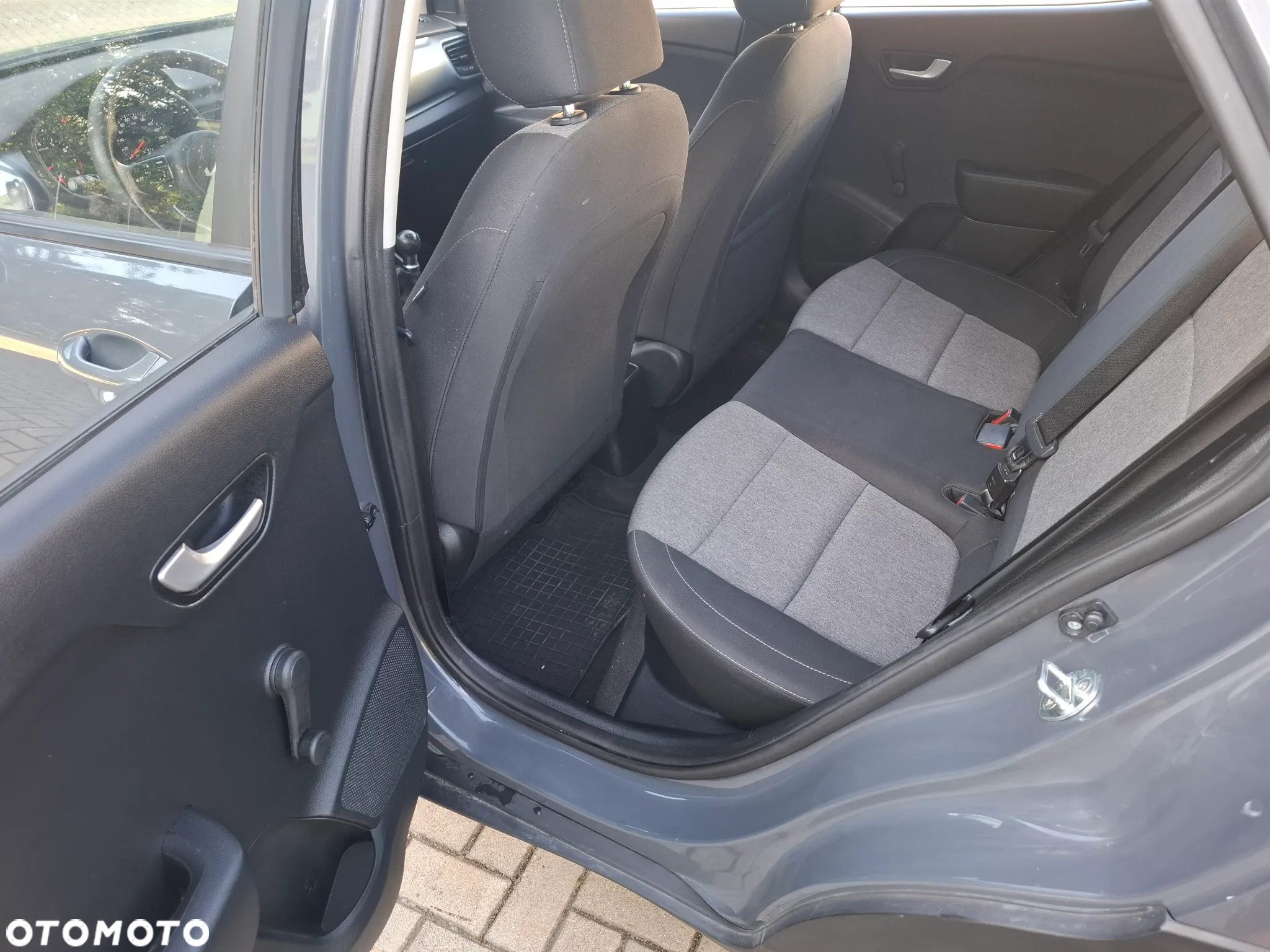 Kia Stonic 1.2 L - 8