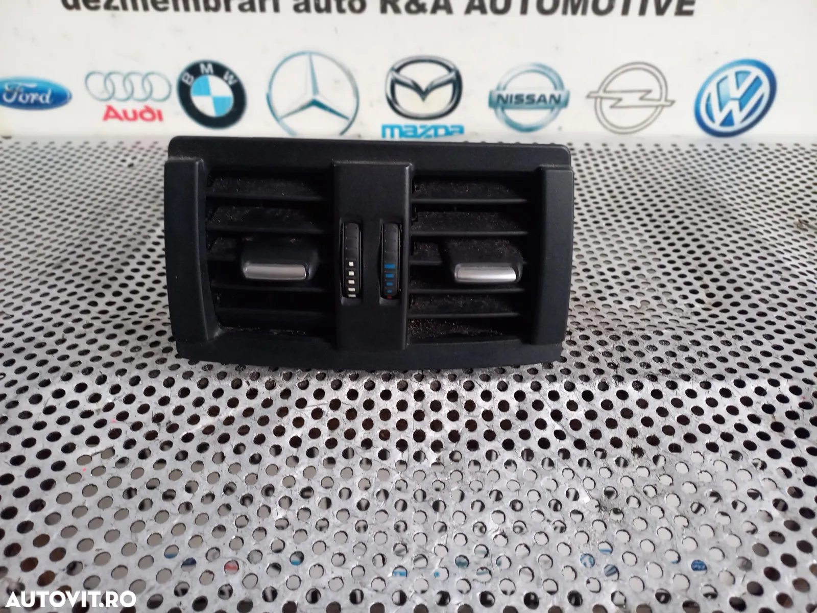 Grile Grila Ventilatie Spate Bmw Seria 3 F30 F31 Dezmembrez Motor N47D20D  - Dezmembrari Arad - 2