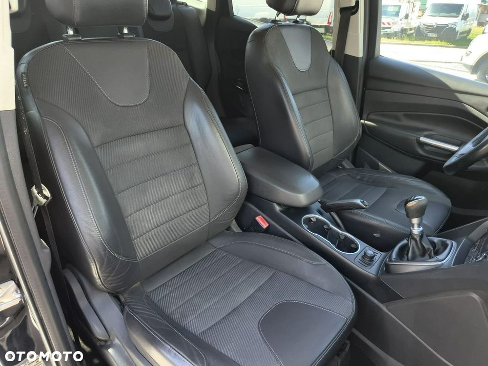 Ford Kuga - 16