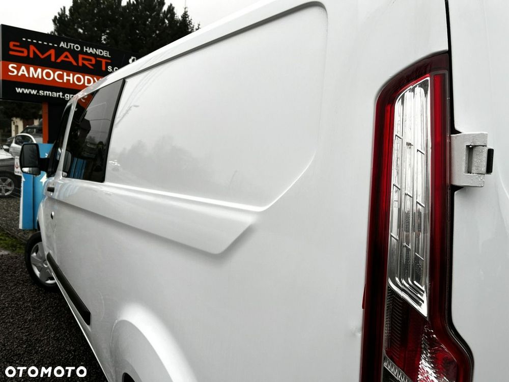 Ford Custom - 21