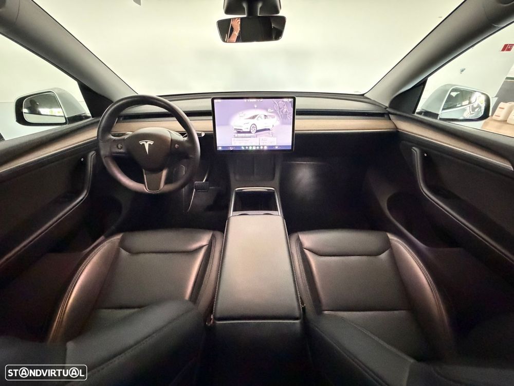 Tesla Model Y - 18