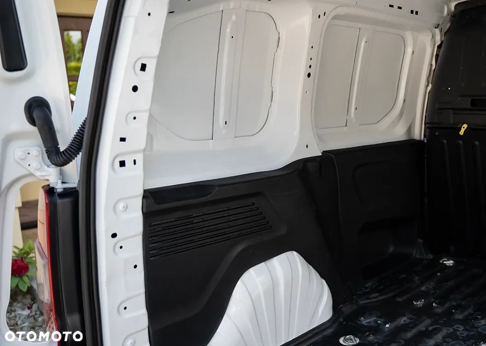 Peugeot PARTNER - 24