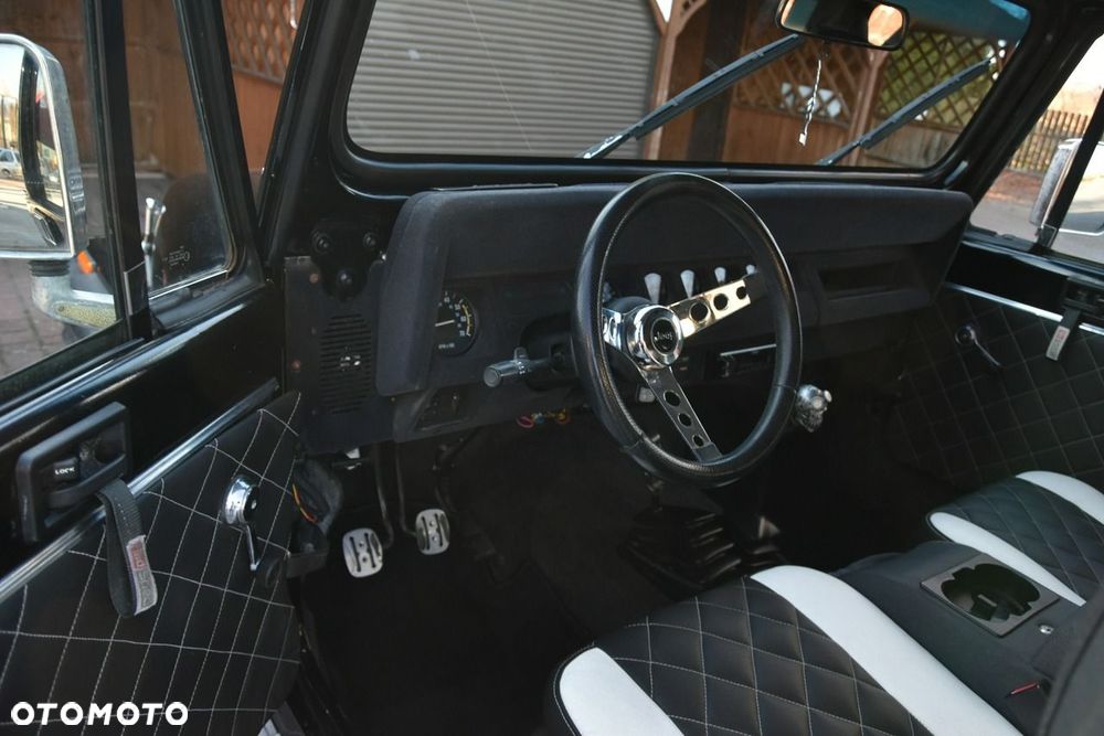 Jeep Wrangler - 13