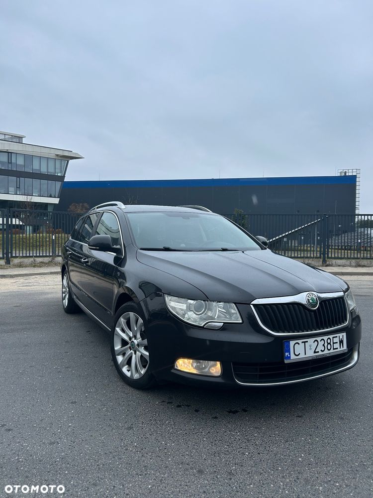 Skoda Superb 2.0 TDI Family DSG - 2