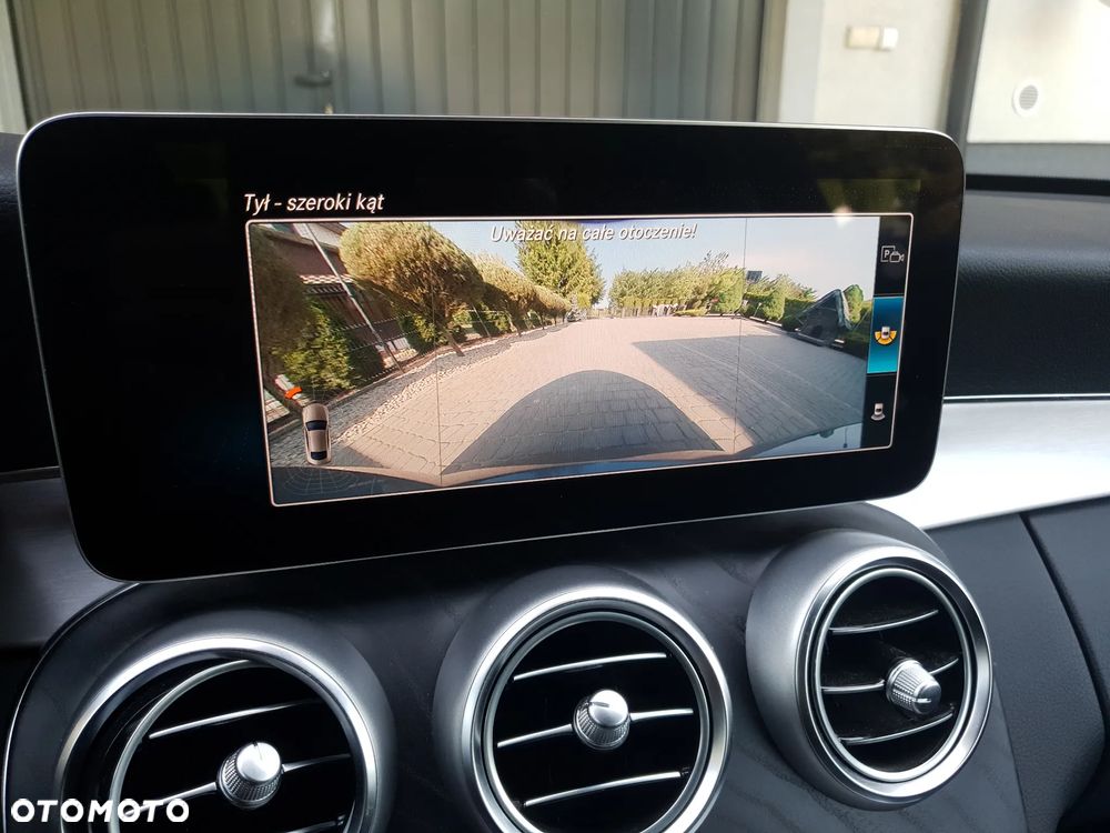 Mercedes-Benz Klasa C 220 d Coupe 4Matic 9G-TRONIC AMG Line - 16