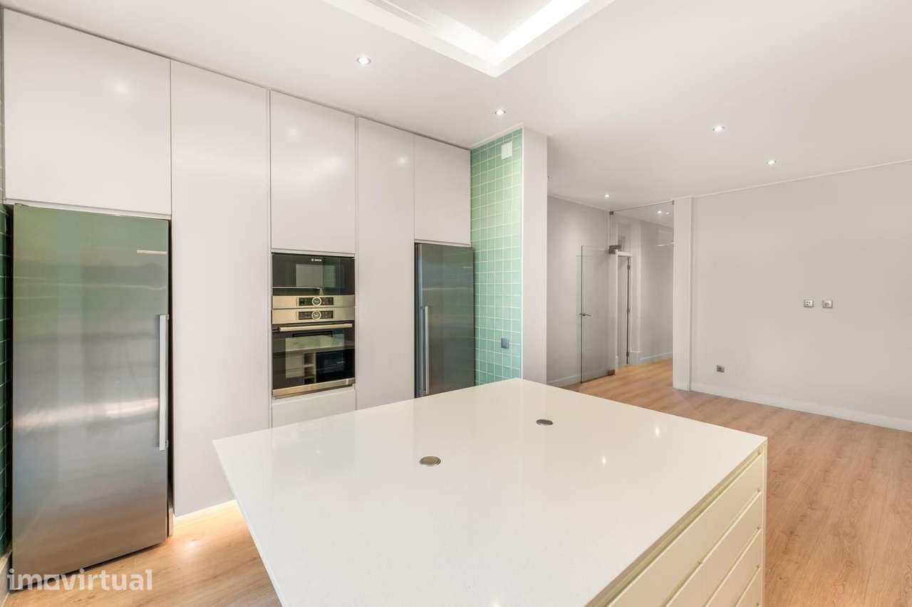 Apartamento T4 com varanda, Avenidas Novas, Lisboa - Grande imagem: 4/29