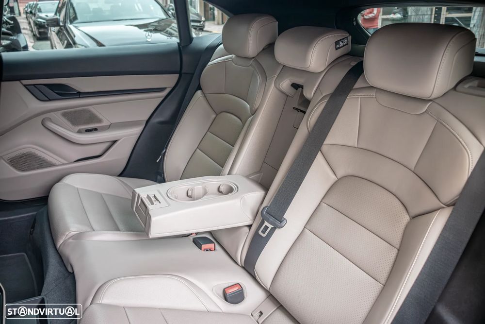 Porsche Taycan Sport Turismo Standard - 29