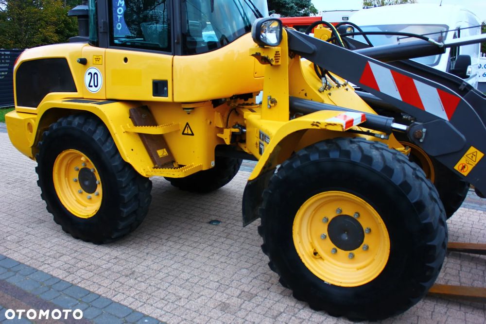 Volvo L30G - 17