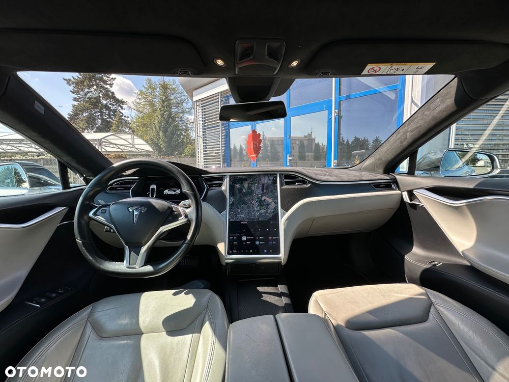 Tesla Model S 90 D - 16