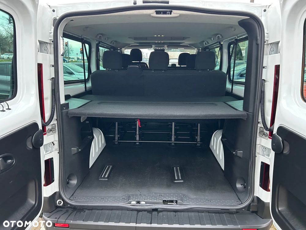 Renault Trafic 2.0 dCi - 10