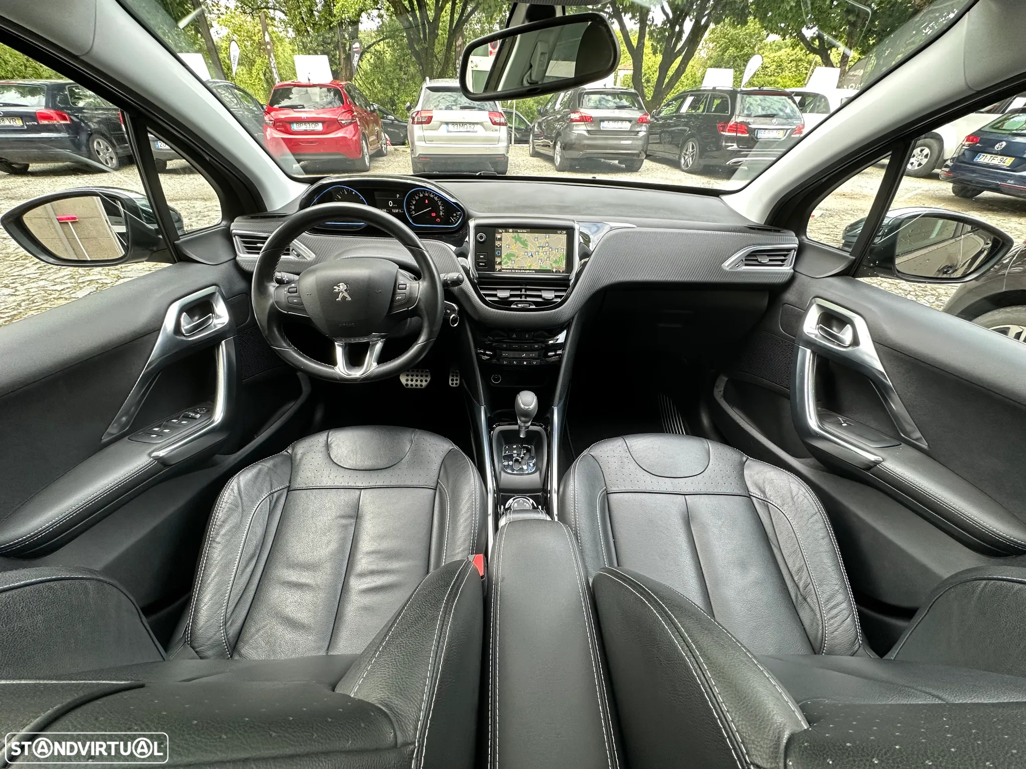 Peugeot 2008 1.2 PureTech Allure EAT6 - 12