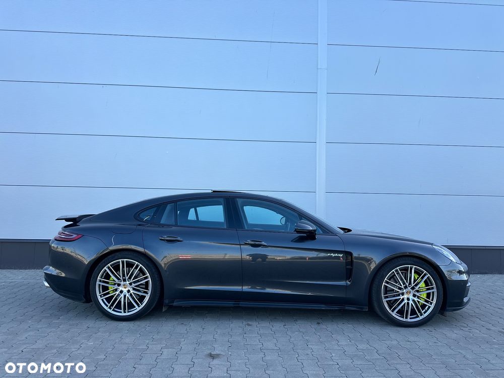 Porsche Panamera 4 E-Hybrid Platinum Edition - 27