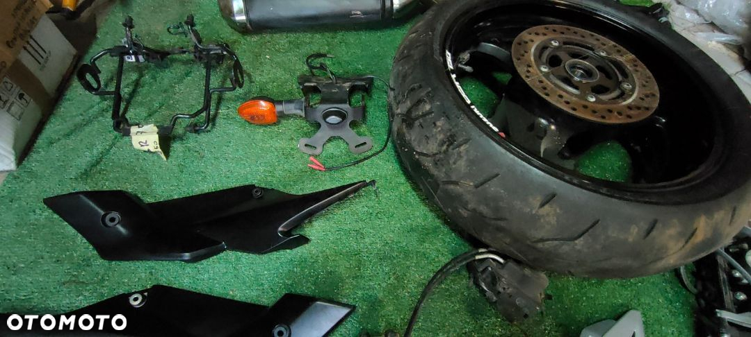SUZUKI GSR 750 Stelaż felga dekiel set półka mocowanie tablicy tłumik - 5
