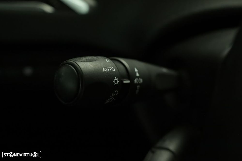 Peugeot 2008 1.2 PureTech Allure - 17