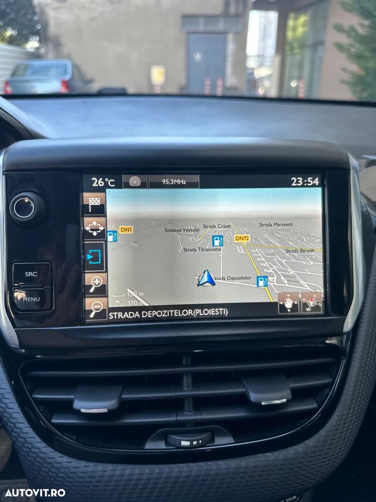 Peugeot 2008 - 13
