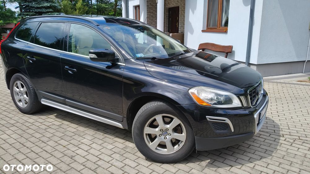 Volvo XC 60 D5 AWD Momentum - 4
