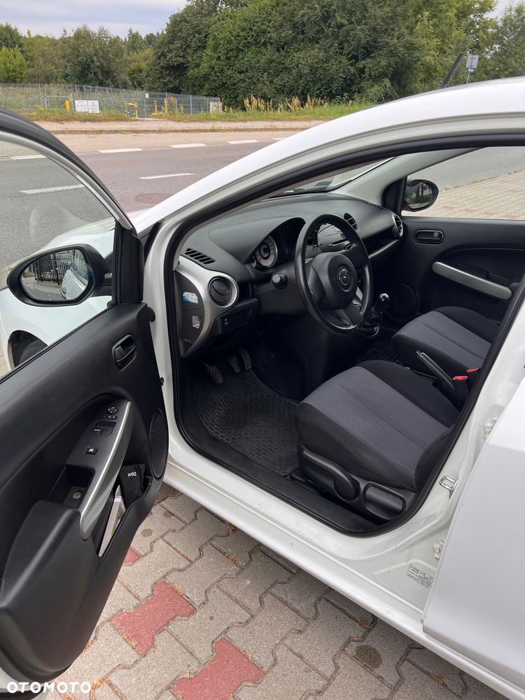 Mazda 2 - 5