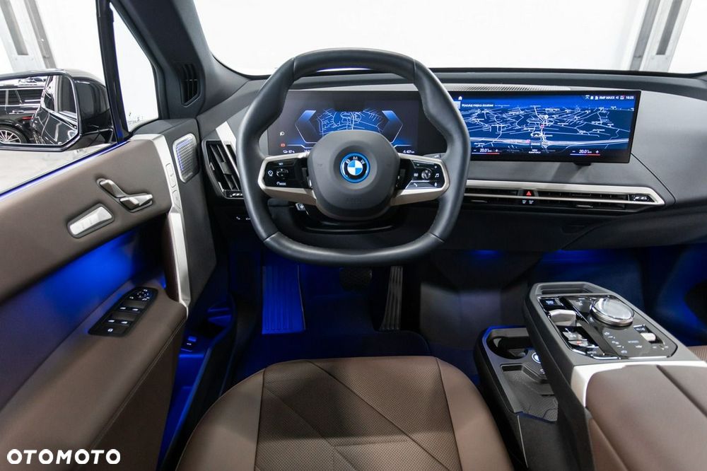 BMW iX - 28
