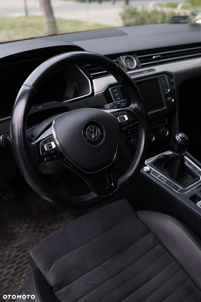 Volkswagen Passat 2.0 TDI BMT Highline - 12