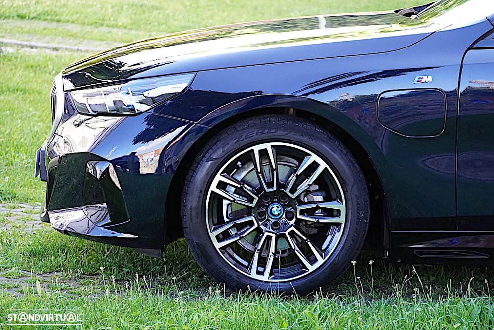 BMW 530 e Pack Desportivo M - 5