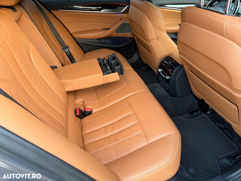 BMW Seria 5 530d xDrive AT - 26