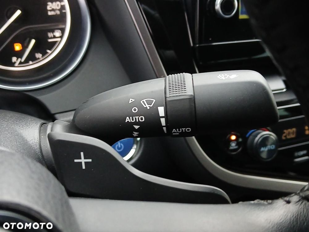 Toyota Camry 2.5 Hybrid Executive CVT - 25