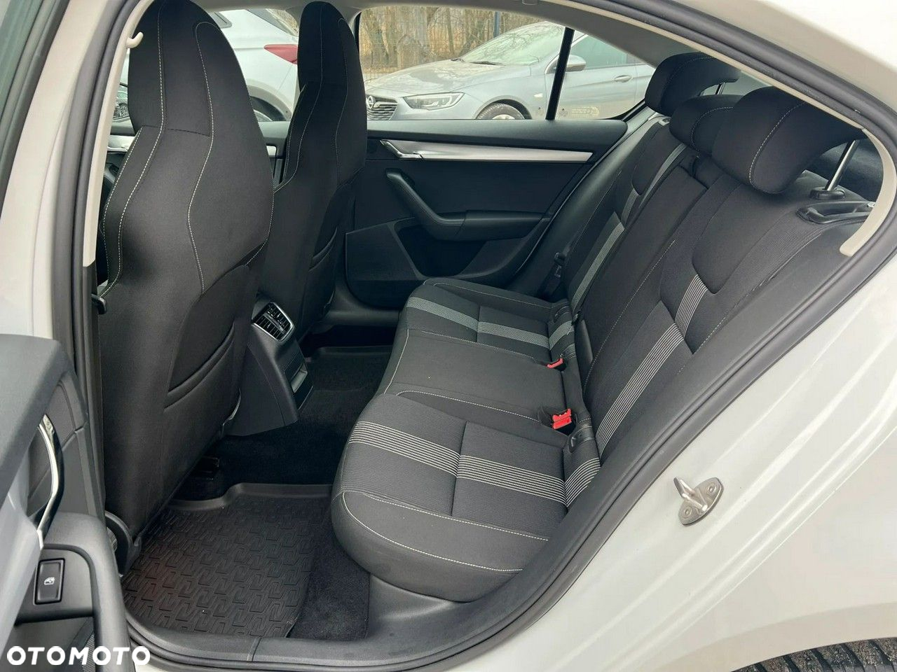 Skoda Octavia 1.6 TDI Ambition DSG - 21