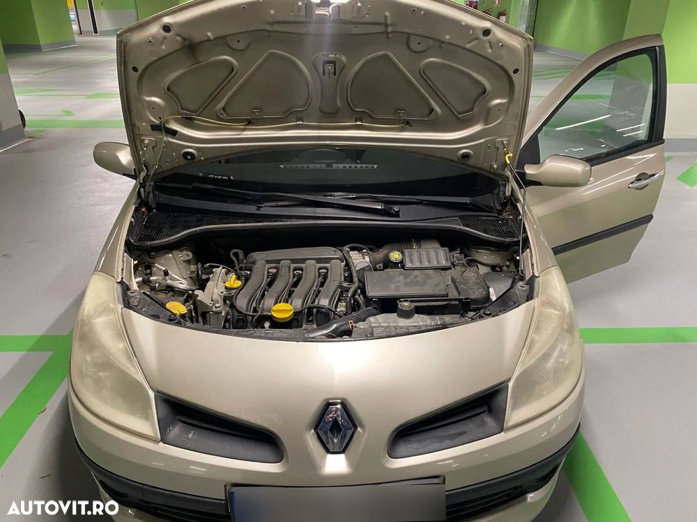 Renault Clio - 7