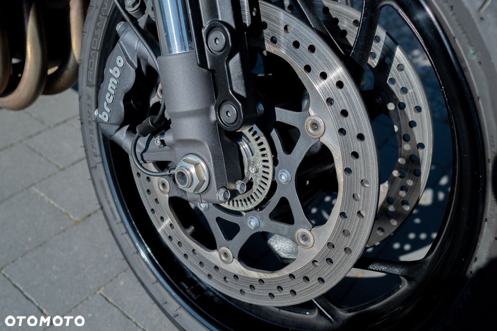 Suzuki GSX 1000 - 11