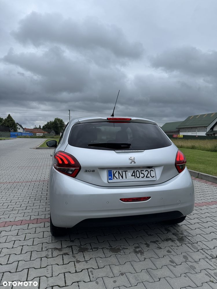 Peugeot 208 - 3