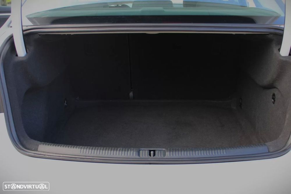 Audi A3 Limousine 1.6 TDI Business Line Attraction Ultra - 41