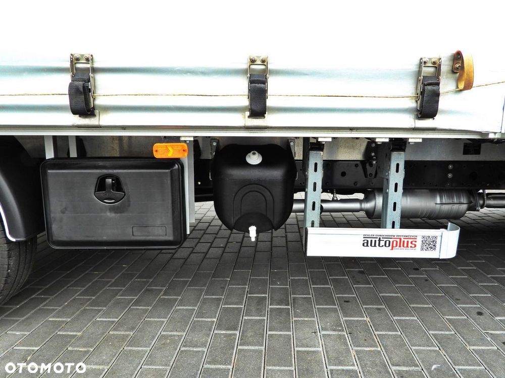Iveco DAILY 35S18 PLANDEKA 8 PALET WEBASTO TEMPOMAT NAWIGACJA LEDY PNEUMATYKA KLIMATYZACJA  180KM - 23