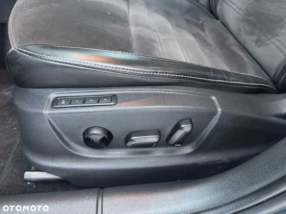 Skoda Octavia Scout 2.0 TDI 4x4 DSG - 24