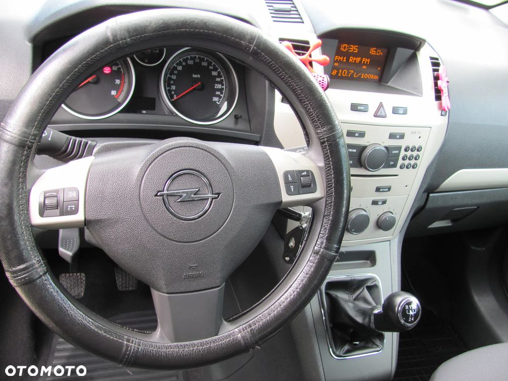 Opel Zafira - 29