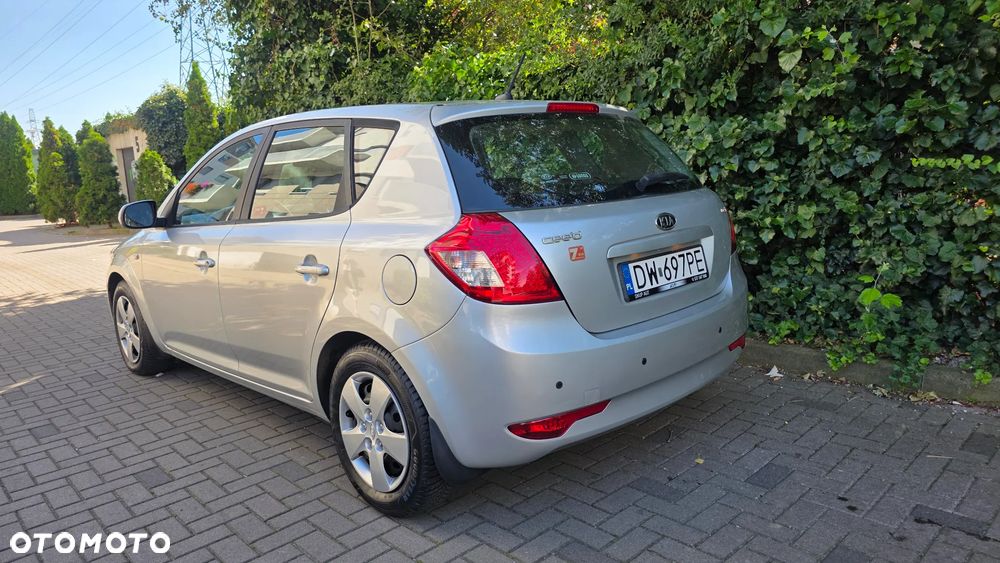Kia Ceed 1.6 Crdi Comfort - 3