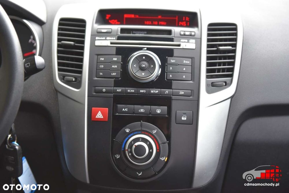Kia Venga - 25