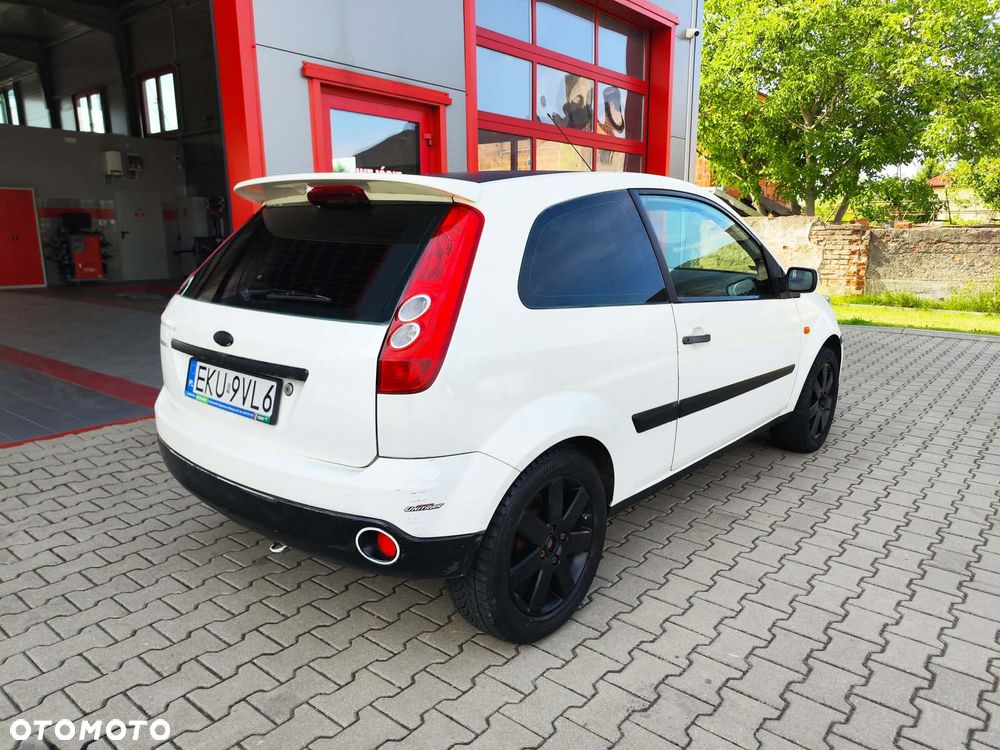 Ford Fiesta 1.3 Ambiente - 11