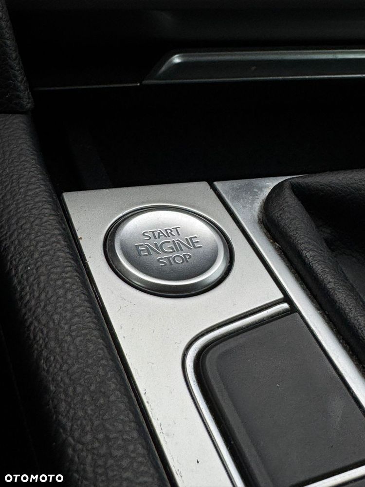 Volkswagen Passat 2.0 TDI (BlueMotion Technology) Highline - 13