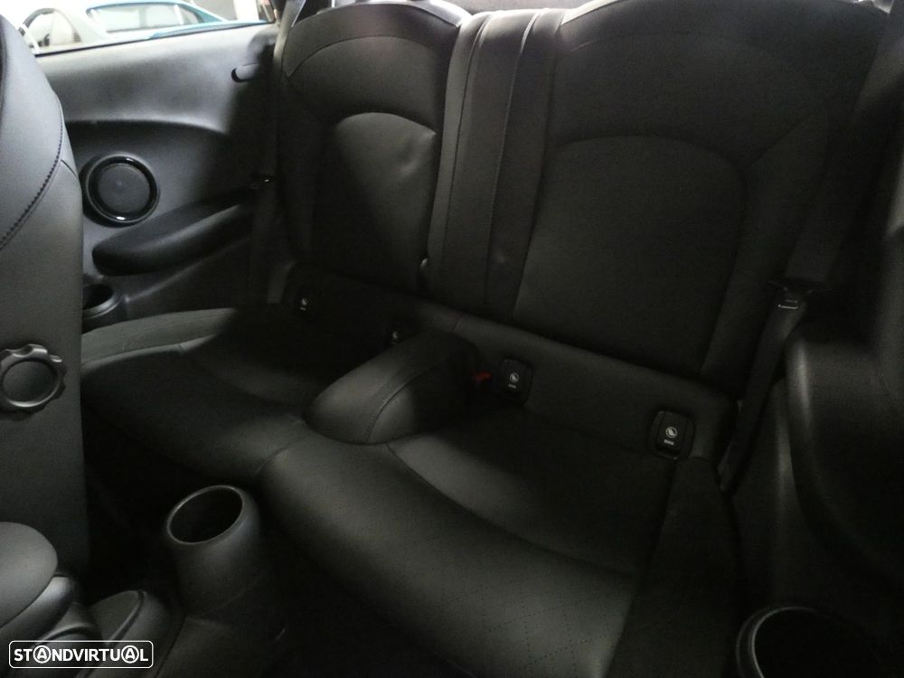 MINI 3 Portas Cooper D Auto - 12