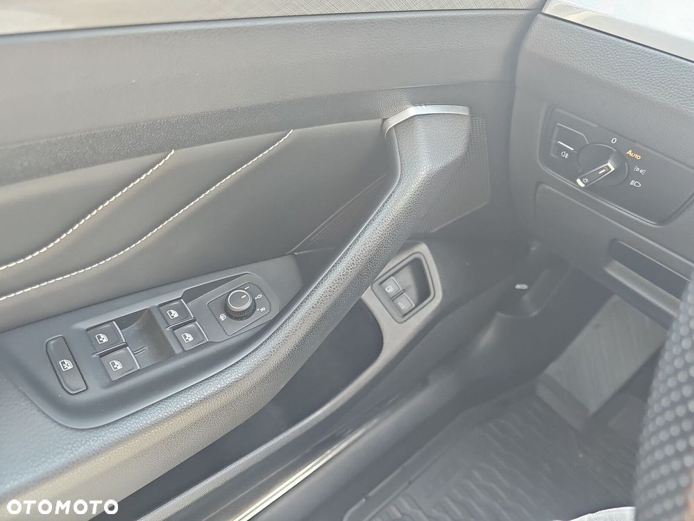 Volkswagen Passat - 23