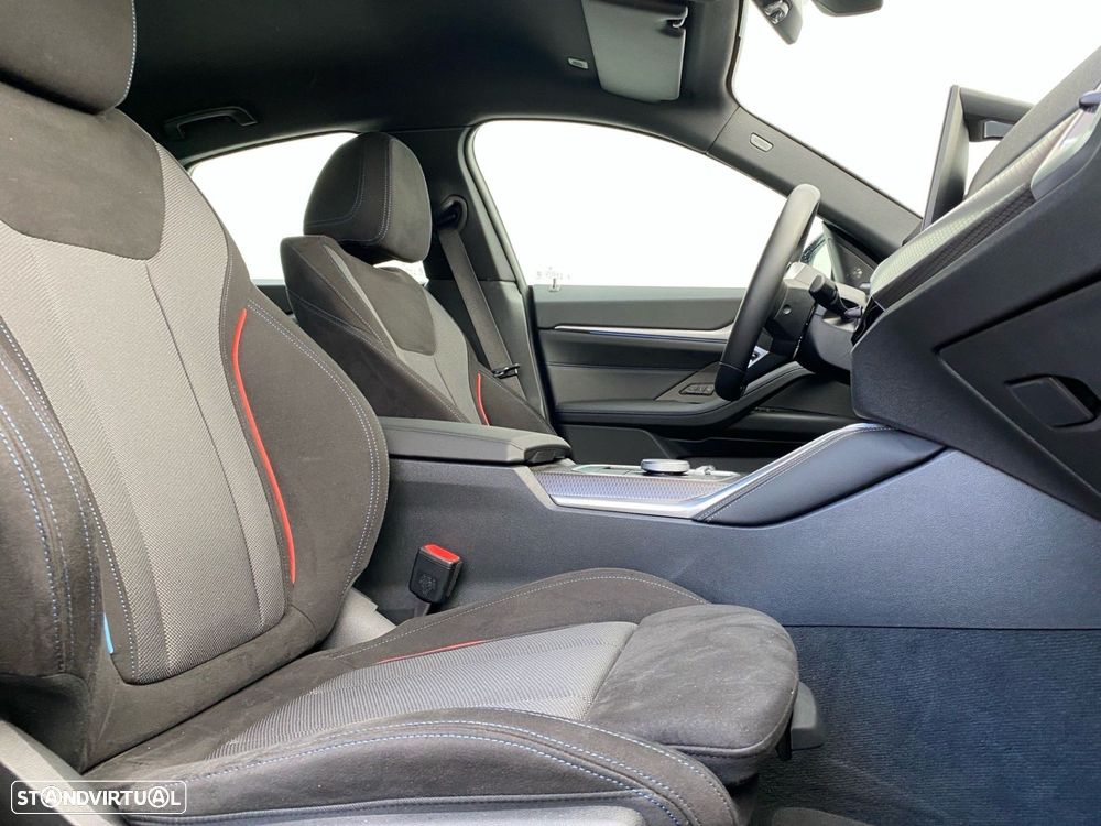 BMW i4 eDrive35 Pack Desportivo M - 18